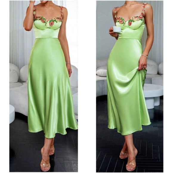 Dresses & Skirts - Luxe Floral Embroidered Satin Midi Evening party Midi Dress